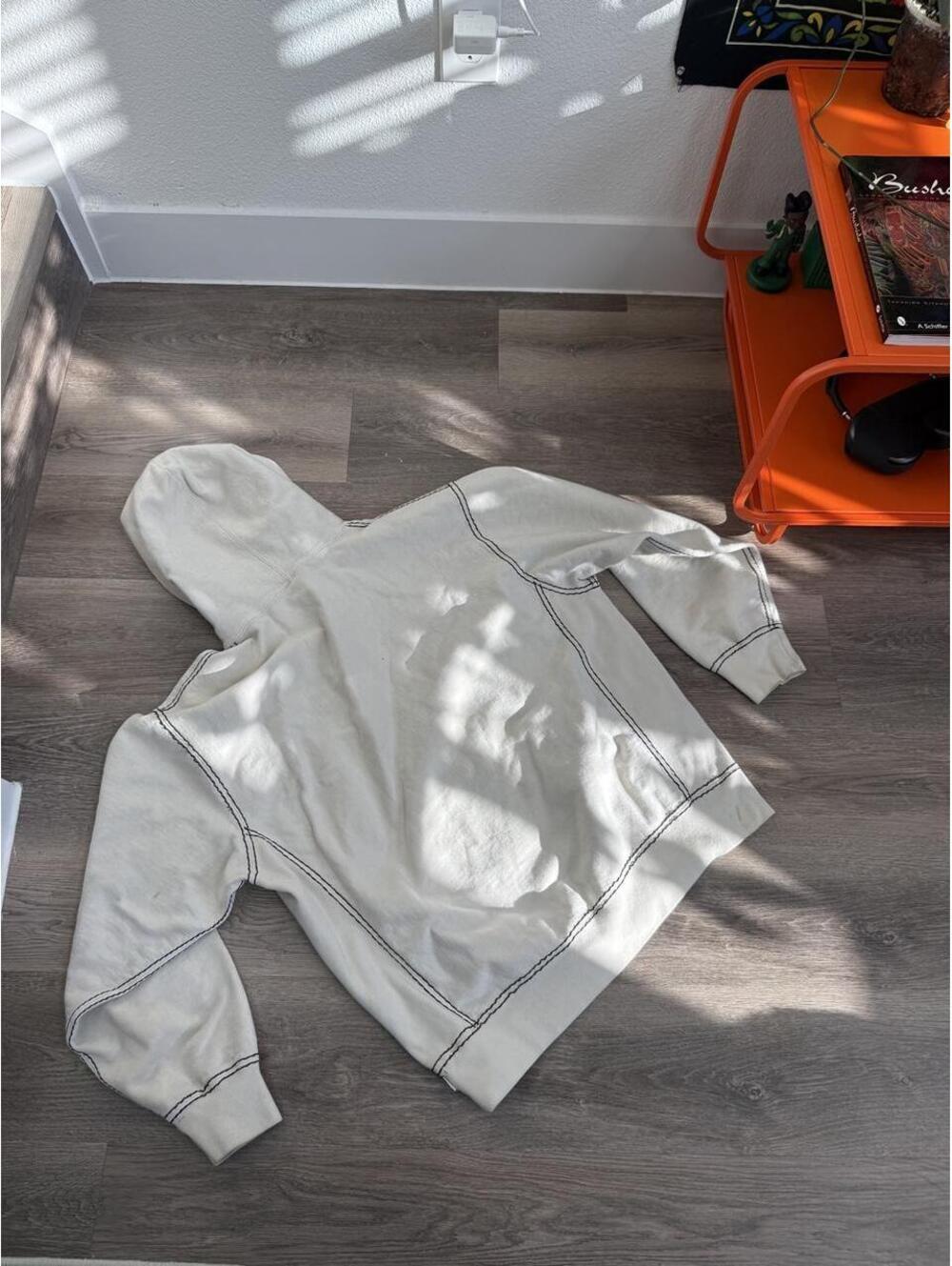 White Supreme Hoodie with Black Stitching, Men's Size, Very Good Condition - Picture 2 of 4